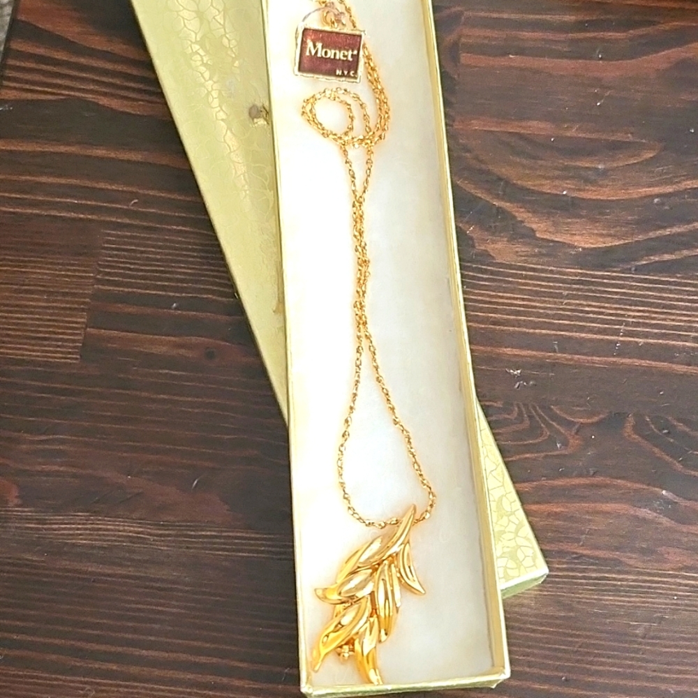 NIB Vintage Monet 18" necklace